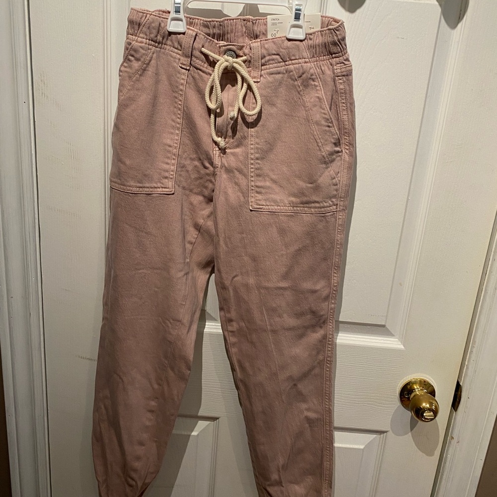 American Eagle Outfitters light pink Tom girl joggers